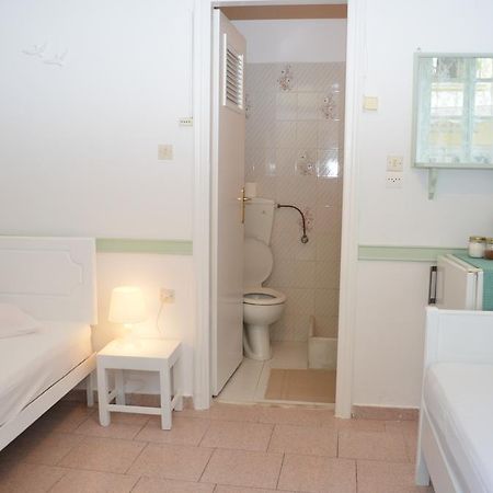 Aegli Rooms Tínos Rum bild