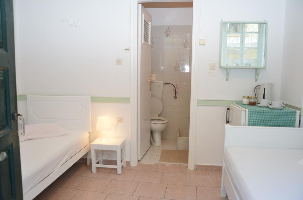 Aegli Rooms Tínos Rum bild